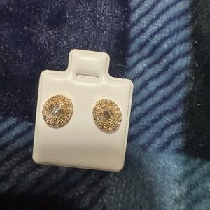 K18 Japan Gold Diamonds Stud Earrings with center Baguette style